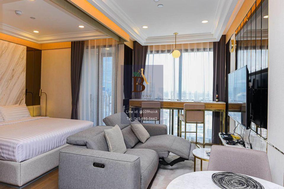 ห้องโดดเด่น ด้วยโทนสีทองหรูหรา