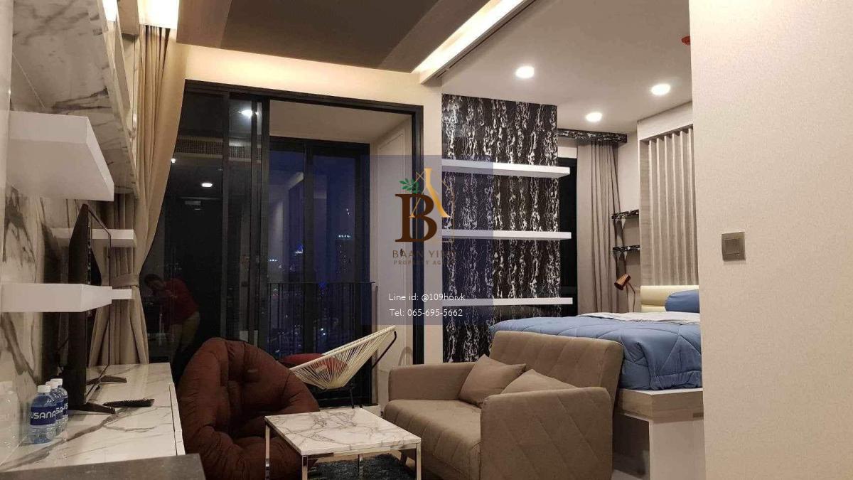 Ashton Chula - Silom
