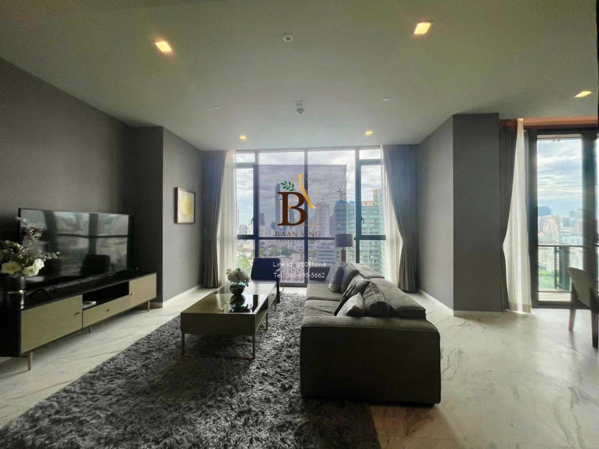 Pet-friendly Ultimate Luxury condo near BTS Thong lo , at The Monument Thong lo