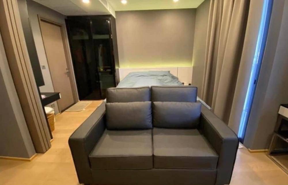 ราคาพิเศษ ! คอนโดหรู ห้องใหญ่ ที่ Ashton Chula Silom