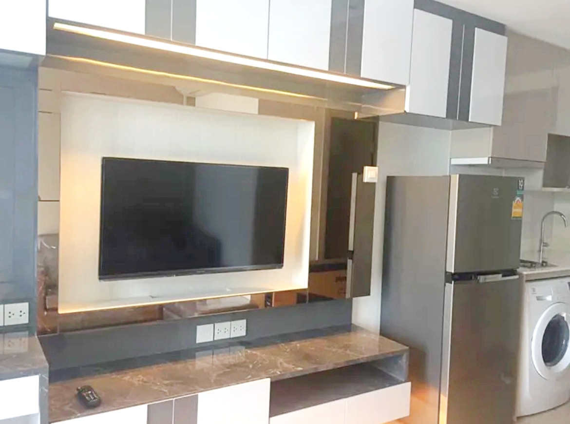 ห้องบิ้วอินให้เช่า คอนโด ไอดีโอ คิว จุฬา สามย่าน