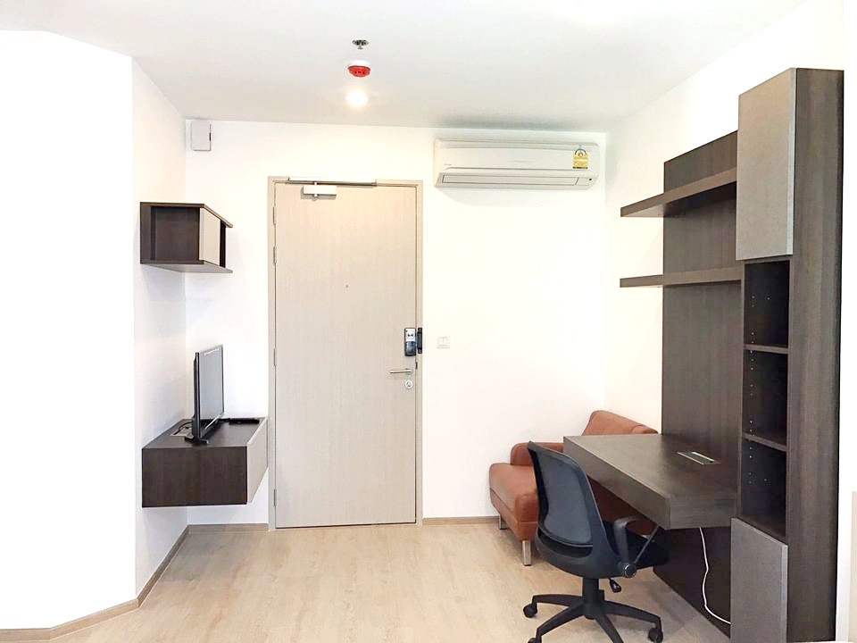 ห้องไม่ร้อน วิวริมสระ คอนโด ไอดีโอ คิว จุฬา สามย่าน