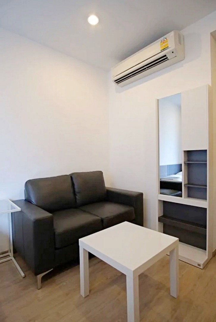 ห้องว่างให้เช่า วิวสระ คอนโดไอดีโอ คิว จุฬา-สามย่าน