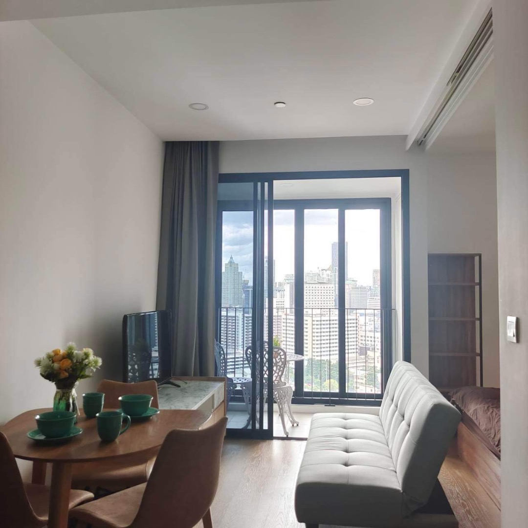 ขายคอนโดหรูใกล้จุฬา 34ตรม. Ashton Chula Silom