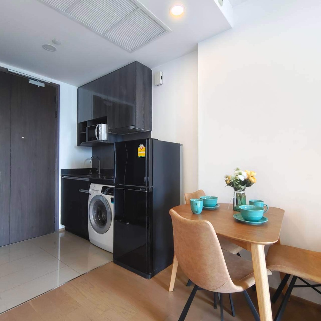 ขายคอนโดหรูใกล้จุฬา 34ตรม. Ashton Chula Silom