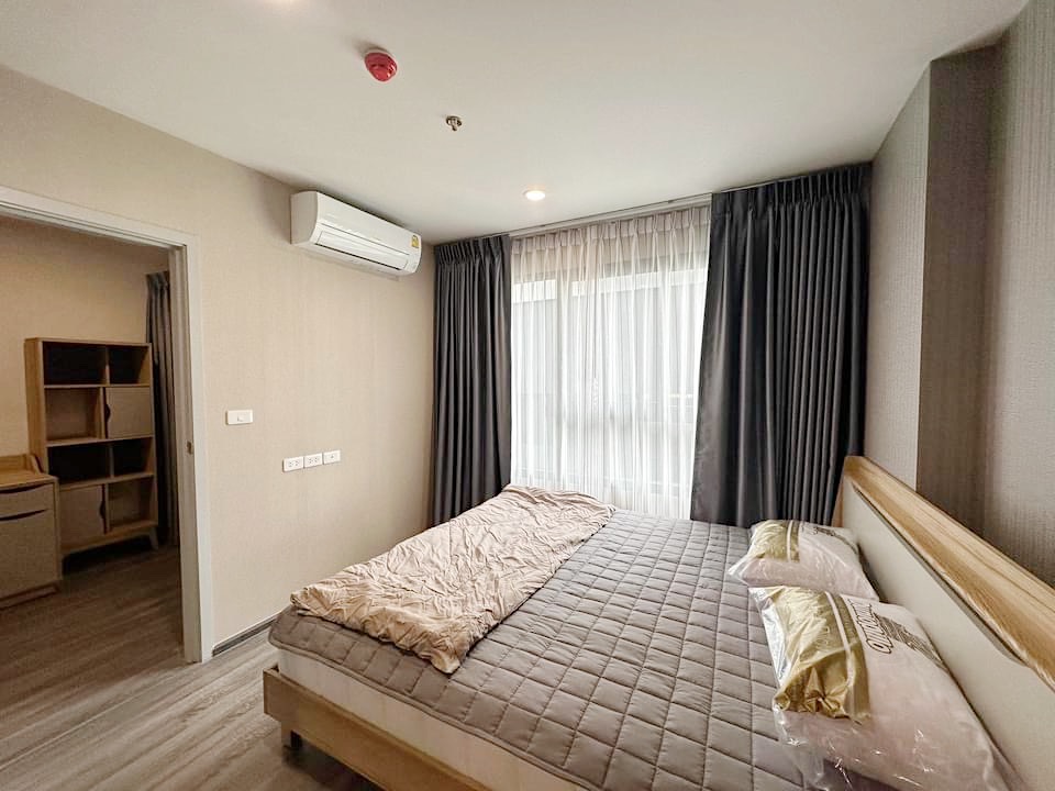 ห้องใหม่ได้อยู่เป็นคนแรก เฟอร์ครบ เดินไปจุฬาได้ ใกล้สามย่านมิตรทาวน์