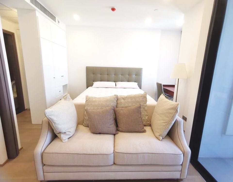 แอชตัน จุฬา สีลม ห้องว่างชั้นสูง เฟอร์ครบ (MRTสามย่าน)