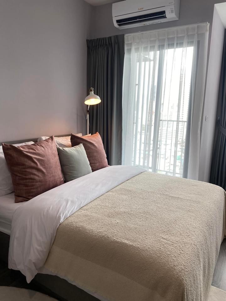 เฟอร์แต่งจัดเต็ม! เครื่องใช้ไฟฟ้าครบ เห็นวิวไอคอนสยาม (ไอดีโอ จุฬา)