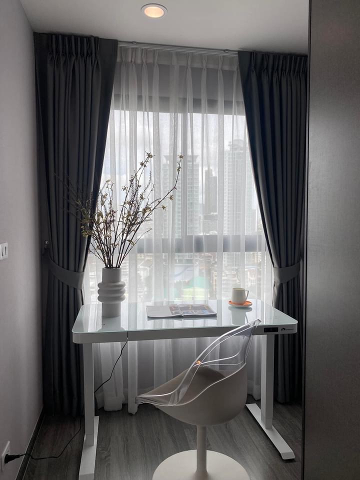 เฟอร์แต่งจัดเต็ม! เครื่องใช้ไฟฟ้าครบ เห็นวิวไอคอนสยาม (ไอดีโอ จุฬา)