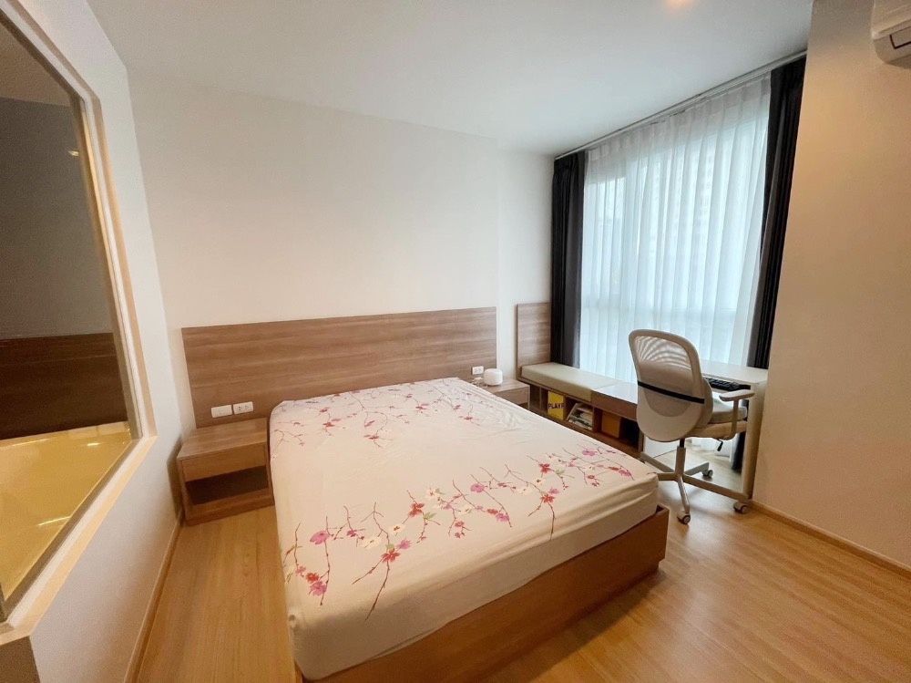 [เช่า] ริทึ่ม สาธร ใกล้รถไฟฟ้าสะพานตากสิน หนึ่งห้องนอน เฟอร์ครบ