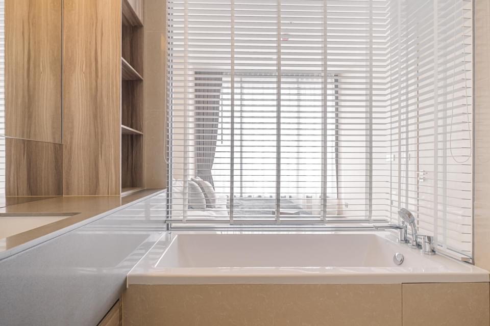 คอนโด THE ESSE ASOKE ดิ เอส อโศก ใกล้ BTS อโศก & MRT สุขุมวิท