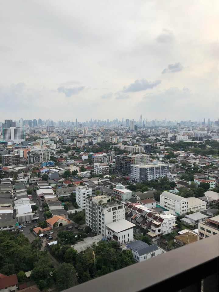 คอนโด ติด  MRTลาดพร้าว Whizdom Avenue จัดเต็มเฟอร์นิเจอร์ เข้าอยู่ได้เลย