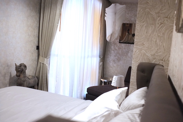 [ให้เช่า] คอนโดติดถนนใหญ่ ใกล้รถไฟฟ้า THE LINE ราชเทวี 2-ห้องนอน ตกแต่งจัดเต็ม