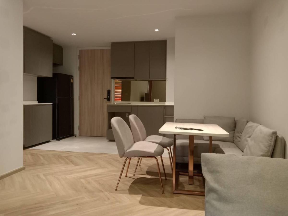 แค่ 5นาทีถึงBTSทองหล่อ คอนโด Minimal Luxury  2-ห้องนอน 61 ตรม. (Chapter ทองหล่อ 25)