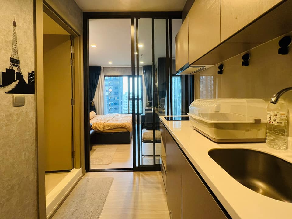 Life Asoke พระราม9 ห้องStudio ครัวปิด ชั้นสูง ลมพัดเย็นสบาย 