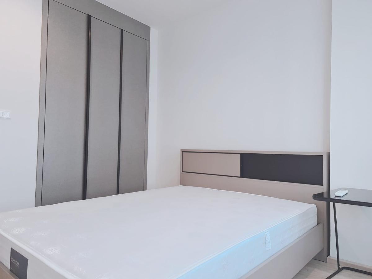 Ideo New Rama9 ห้องครัวปิดเป็นสัดส่วน เครื่องใช้ไฟฟ้าครบ 