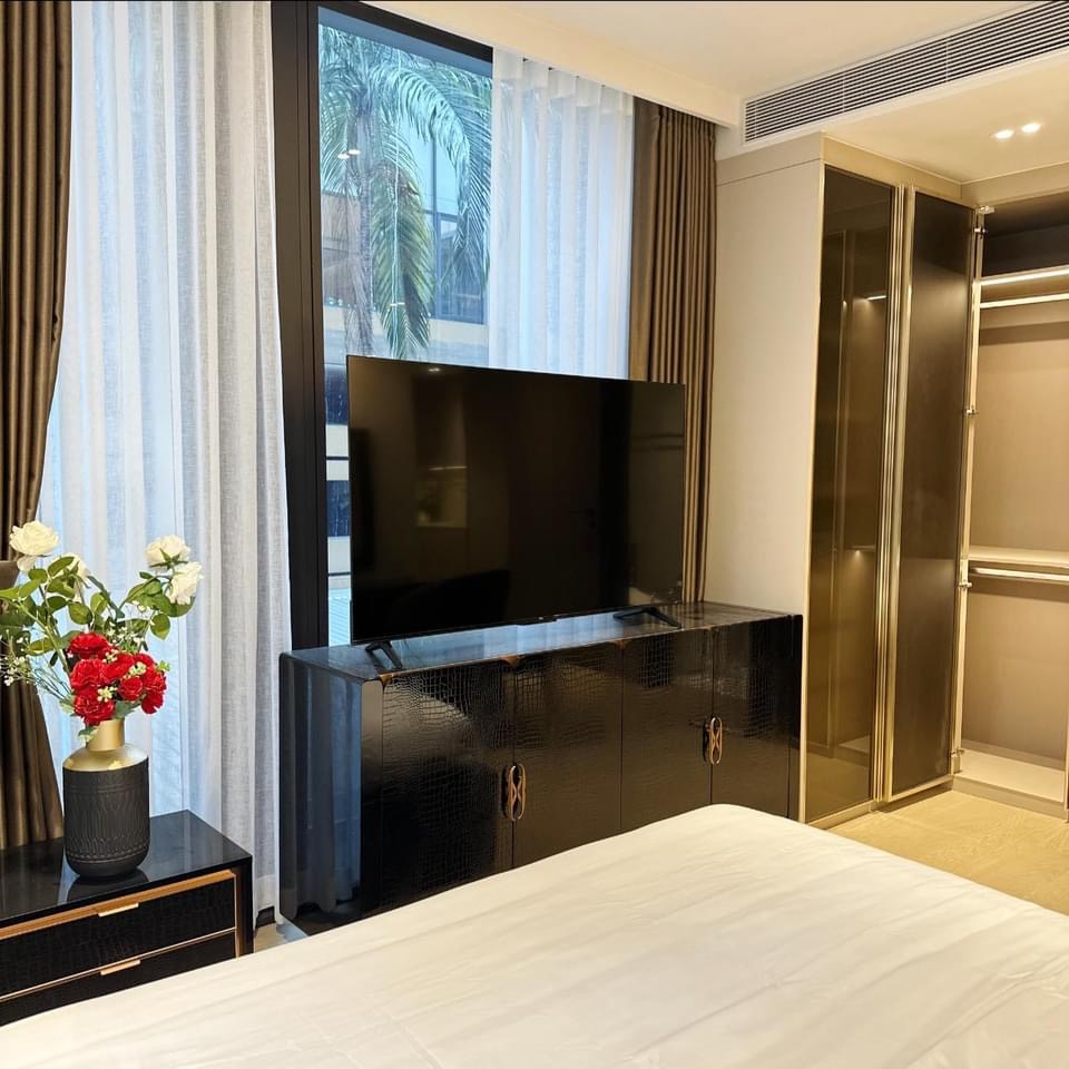 Ultra-Luxury condo in the Heart of Bangkok, near Lumpini Park FOR RENT now
