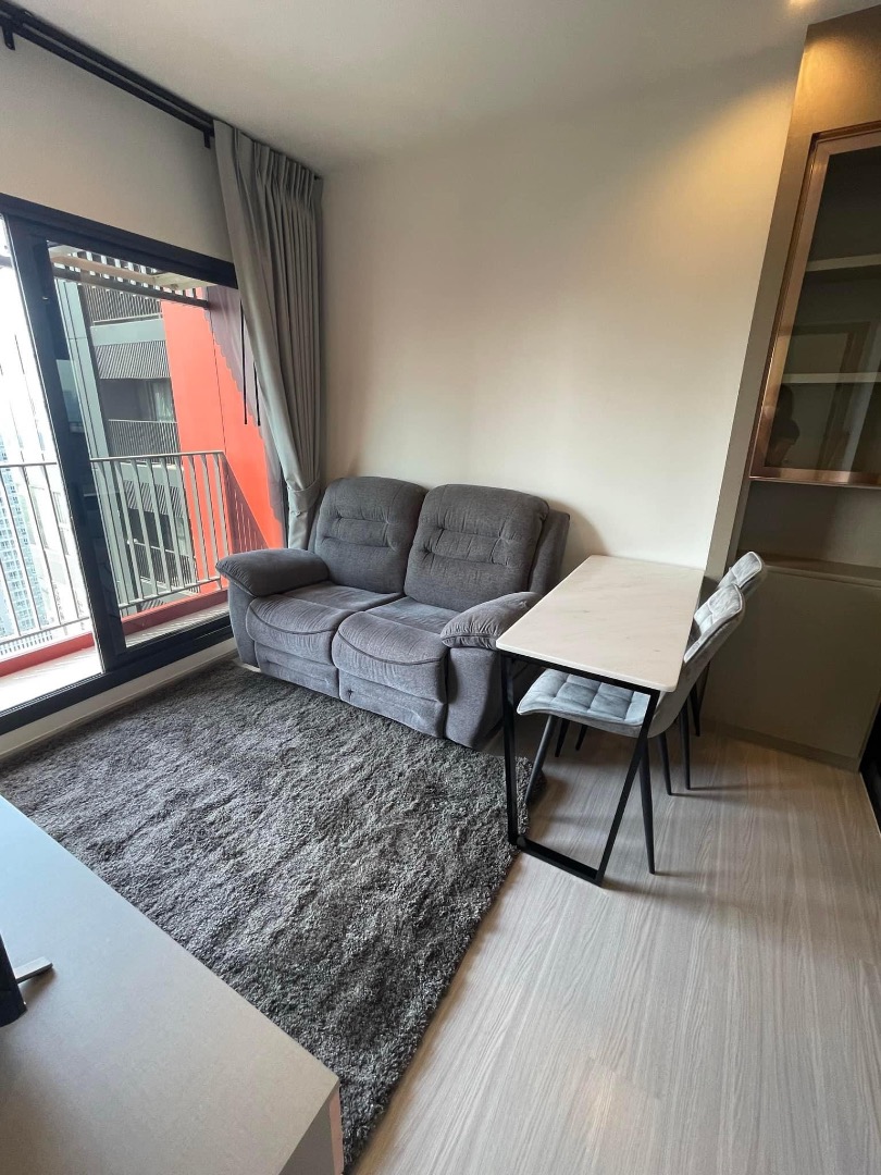 Life Asoke Hype คอนโดใกล้ MRTพระราม 9  1-ห้องนอนเฟอร์ครบ มีทีวีดูNetflixได้ 