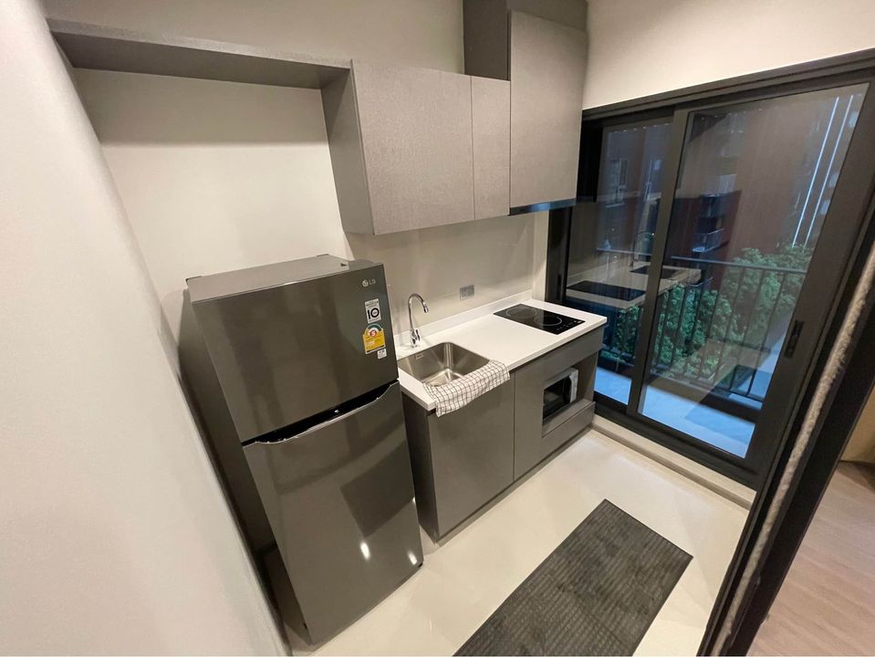 Life Asoke Hype คอนโดใกล้ MRTพระราม 9  ห้องสตูดิโอ ครัวปิด 