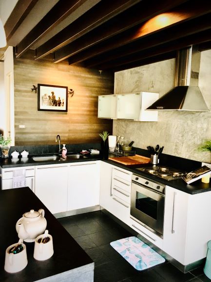 คอนโดห้องใหญ่ 155 ตรม.❗️กลางเอกมัย ราคาถูก ตกแต่งสไตล์ลอฟท์