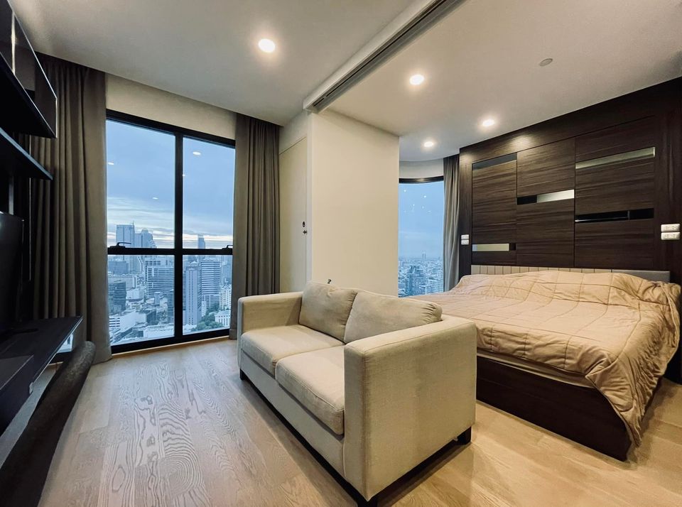 ASHTON CHULA-SILOM 1 Rare Unit กระจกโค้ง ชั้นสูง