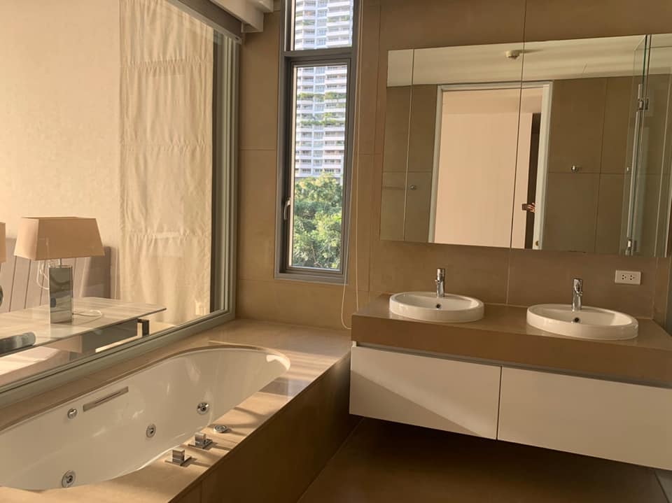 Luxurious 3 Bedroom Condo for Rent in Sathorn (area 230 sq.m.)