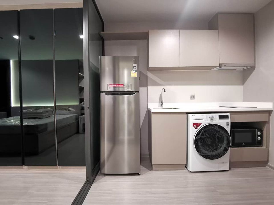 ไลฟ์ ลาดพร้าว 