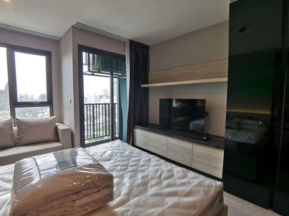 ไลฟ์ ลาดพร้าว 