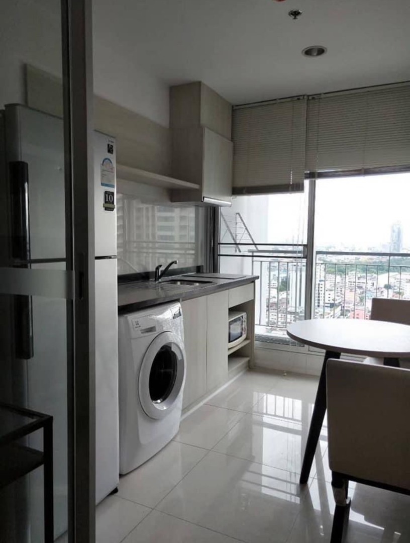 Rhythm Sathorn Narathiwas ใกล้ BTS ช่องนนทรี 