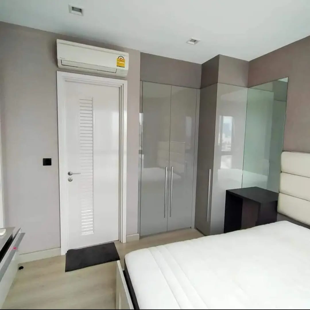 The Signature by Urbano ติดบันไดเลื่อนขึ้น BTS สะพานควาย