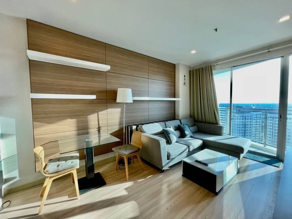 Sky Walk Condominium BTSพระโขนง