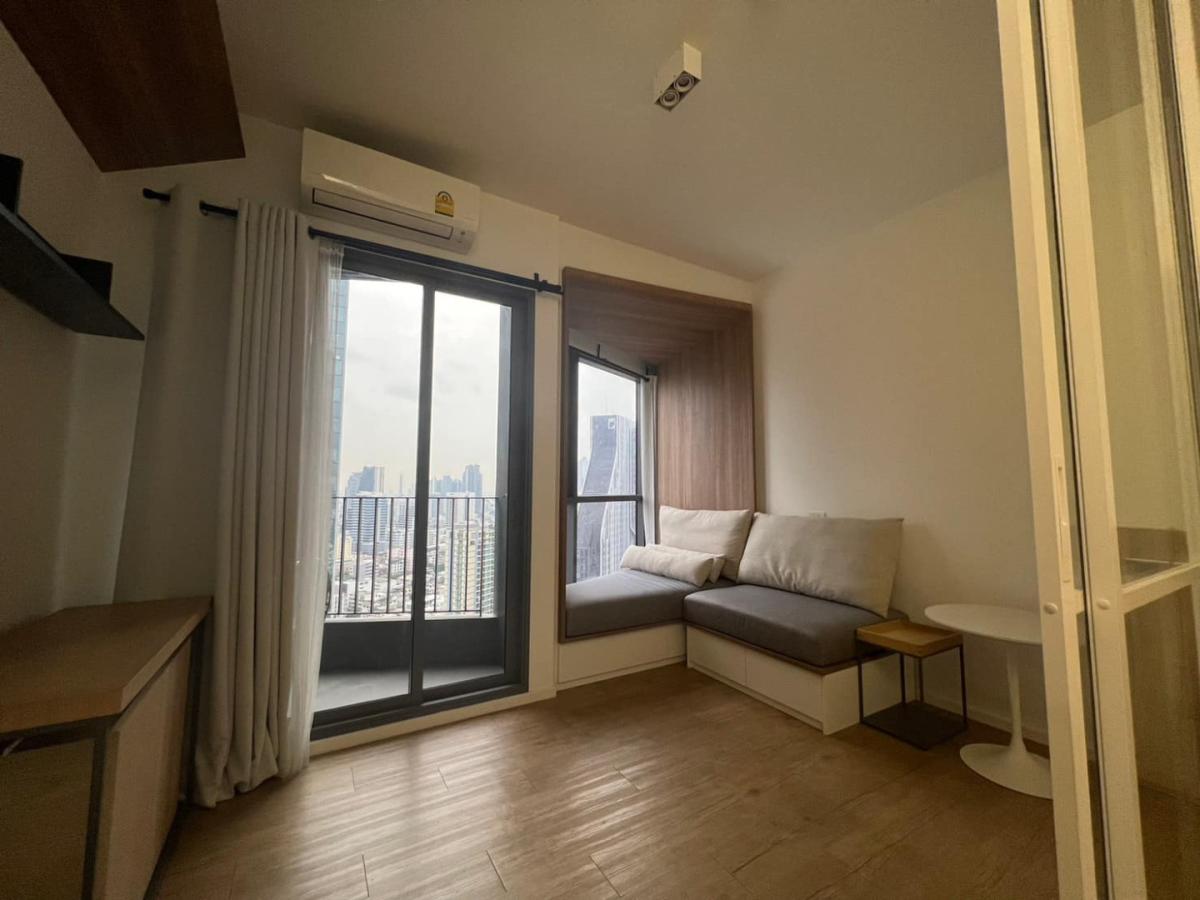 ขาย **คอนโด Triple Y Residence** สามย่านมิตรทาวน์