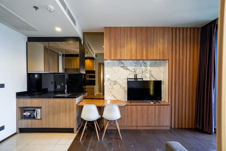 1ห้องนอนแต่งสวย เฟอร์และเครื่องใช้ไฟฟ้าครบ