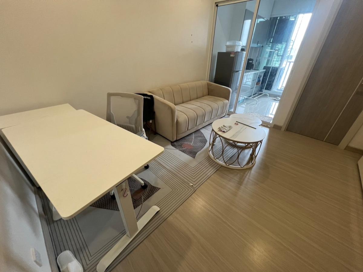ห้องใหญ่42ตรม. ติดฟิล์มกระจกกันความร้อน