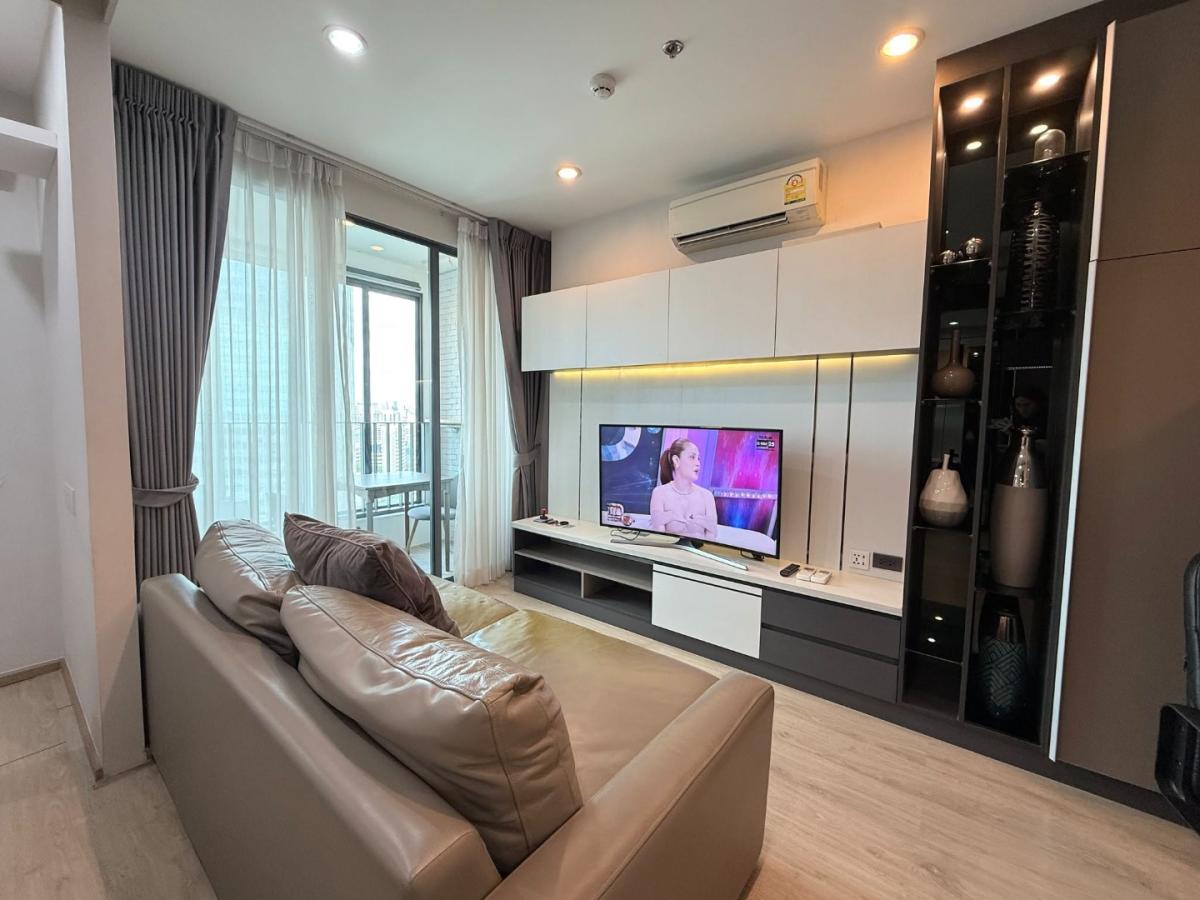 ห้องสวยหรูบิ้วอินทั้งห้อง เตียงใหญ่คิงไซส์นอนสบาย