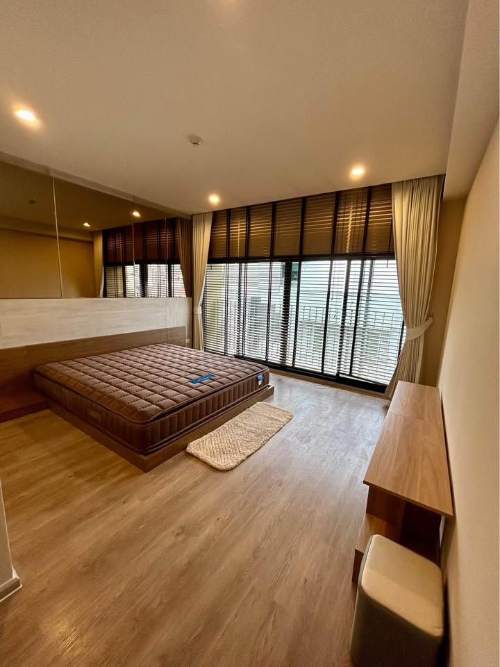 1 Bed condo near Lumpini park & Benchakitti park
