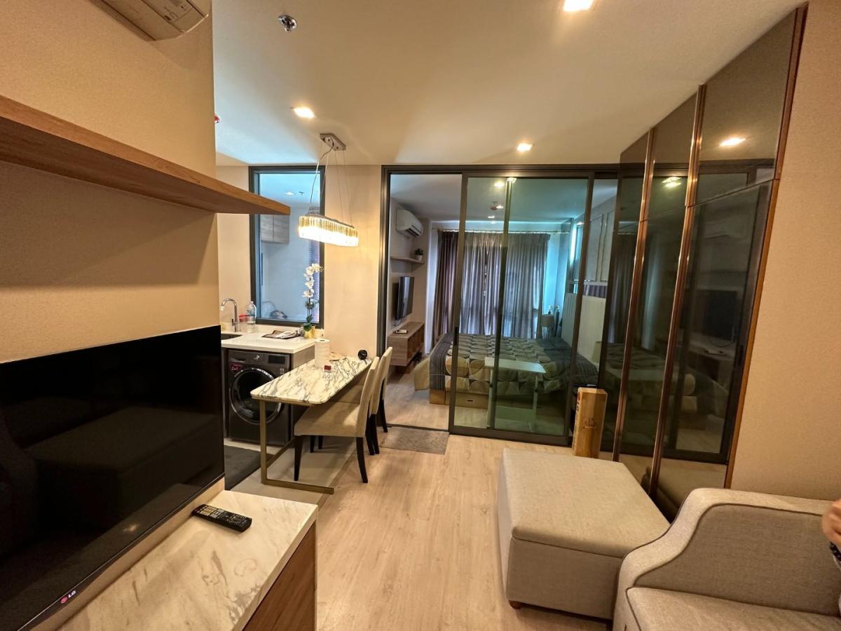 Rhythm รางน้ำ 1-bedroom plus ขนาด 35 ตร.ม.