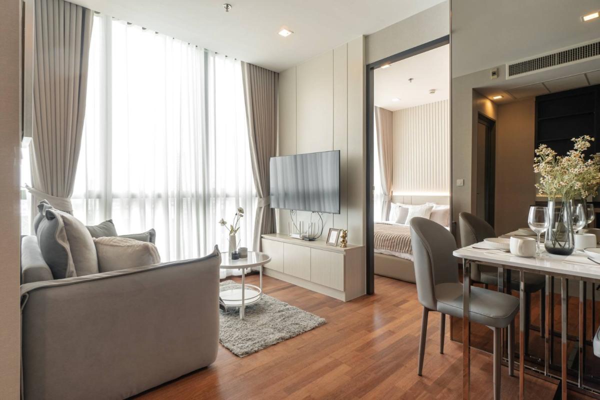 1-Bedroom with Private Lift
