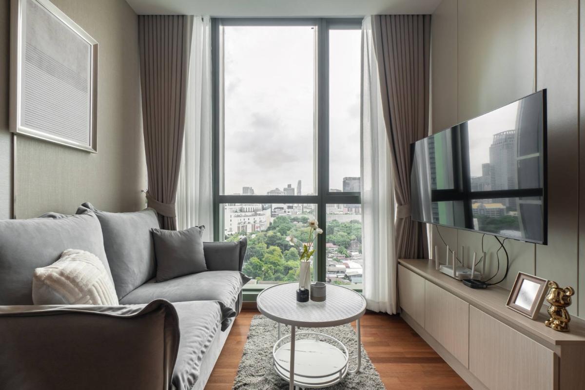 1-Bedroom with Private Lift