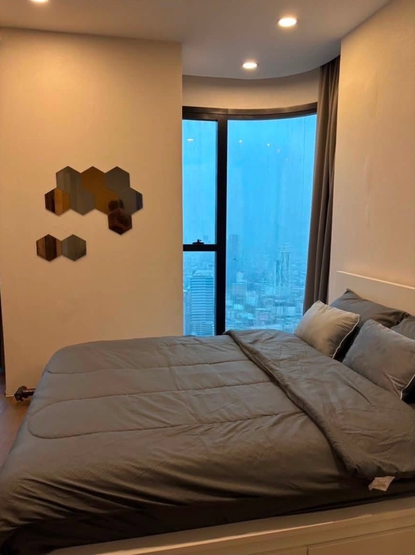 ห้องใหญ่วิวเมืองกรุงเทพฯ 360 องศา