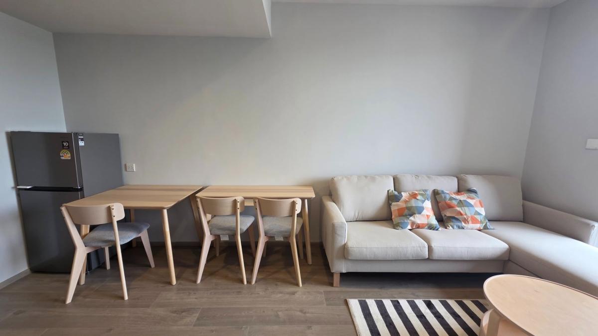 1-Bedroom Condo for Rent Prime Location Near Lumphini Park