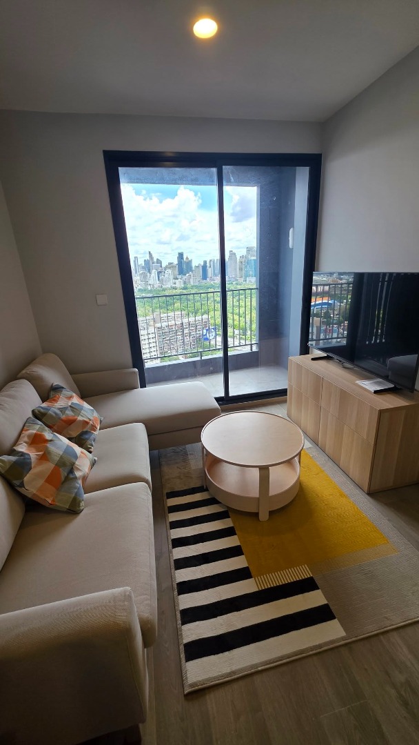 1-Bedroom Condo for Rent Prime Location Near Lumphini Park