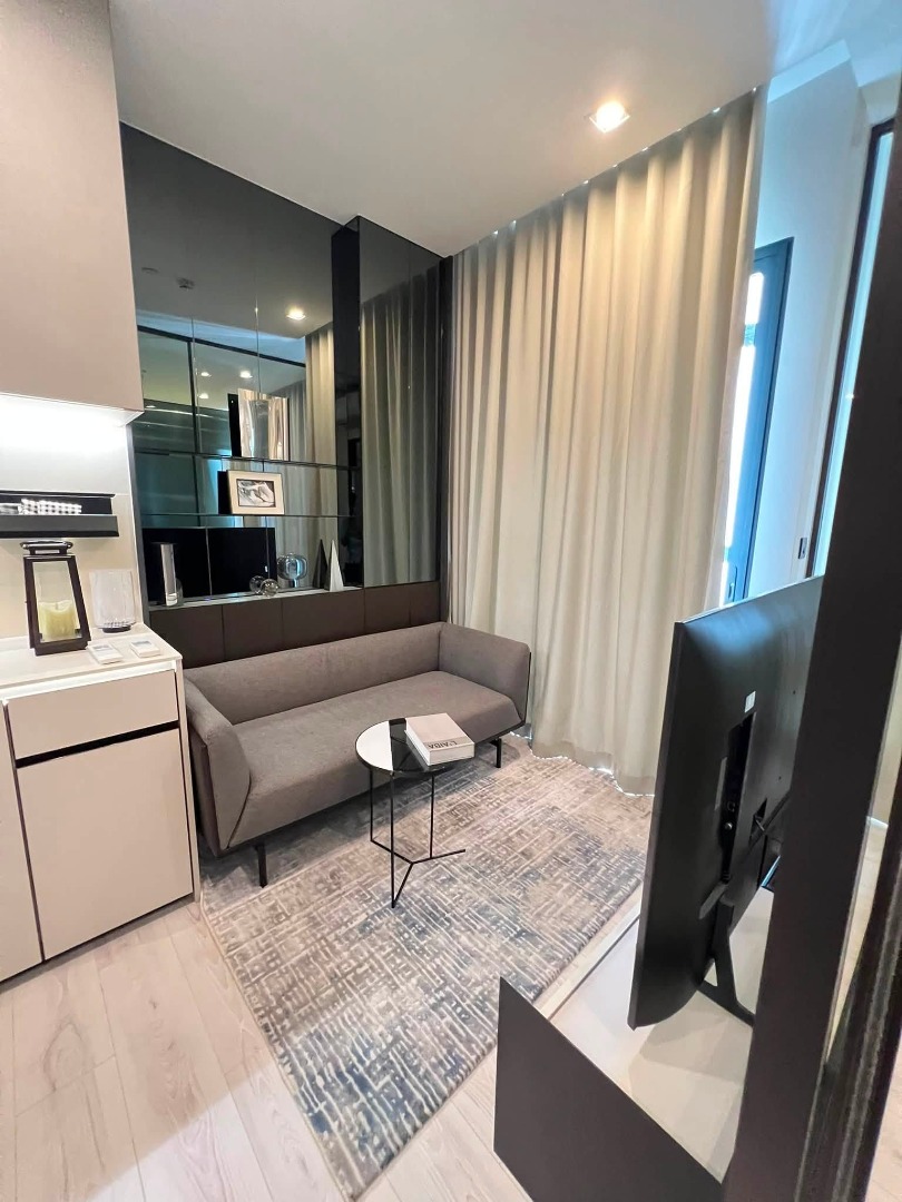 𝐓𝐡𝐞 𝐑𝐨𝐨𝐦 𝐏𝐡𝐚𝐲𝐚𝐭𝐡𝐚𝐢, Studio fully furnished room