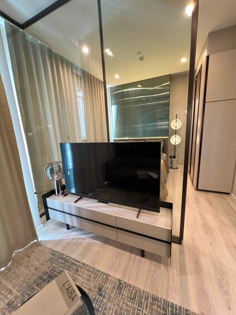 𝐓𝐡𝐞 𝐑𝐨𝐨𝐦 𝐏𝐡𝐚𝐲𝐚𝐭𝐡𝐚𝐢, Studio fully furnished room