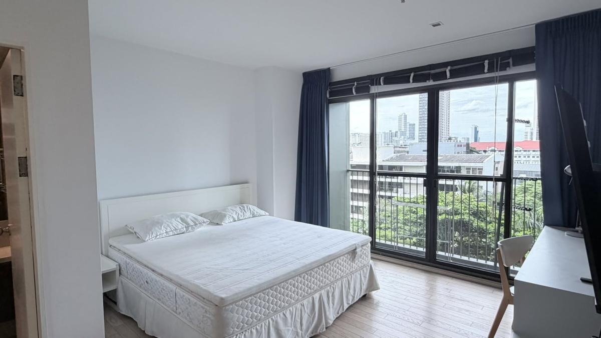 Spacious 1 Bedroom in ThonLor area | 55 SQ.M.