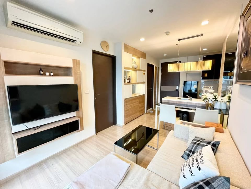 Rhythm Sathorn 1BED I 45SQM.