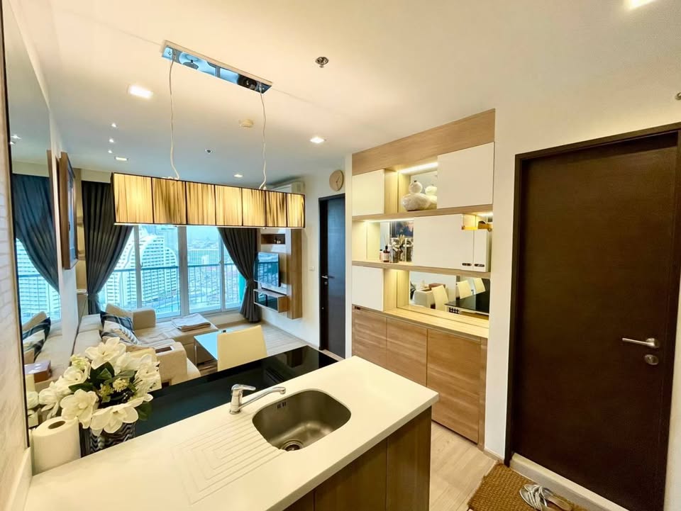 Rhythm Sathorn 1BED I 45SQM.