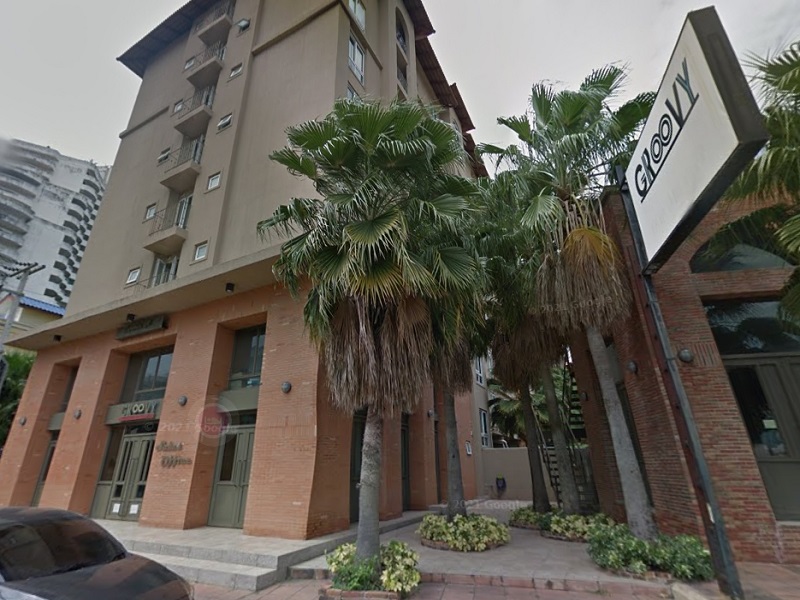 Condo-Groovy-Sriracha