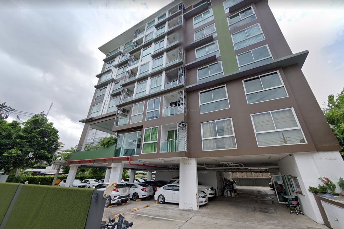 CHATEAU-IN-TOWN-VIBHAVADI-10