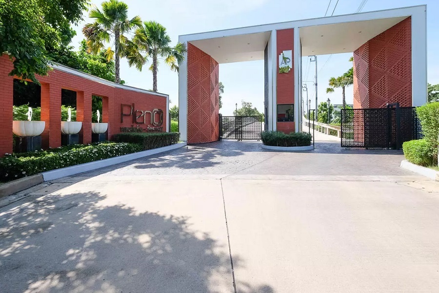 Pleno-Paholyothin-Watcharapol-2